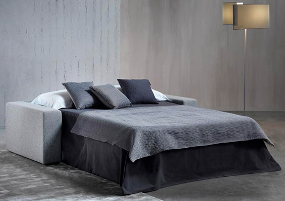 cama-de-sofa-color-gris-oscuro-con-3-cojines
